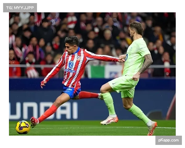 积分榜榜首易主数据分析：巴萨61分反超皇马1分的攻防平衡